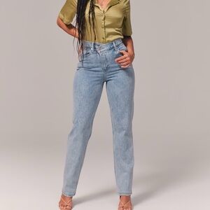 Abercrombie Curve Love Ultra High Rise 90s Straight Jean